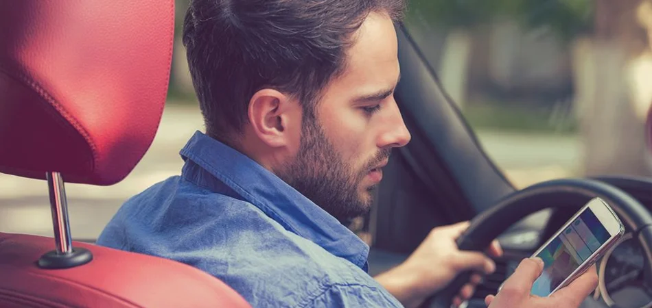 Lafayette Texting & Driving Accident Lawyer-image